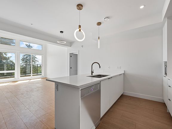5th image of 2233 156th St #403