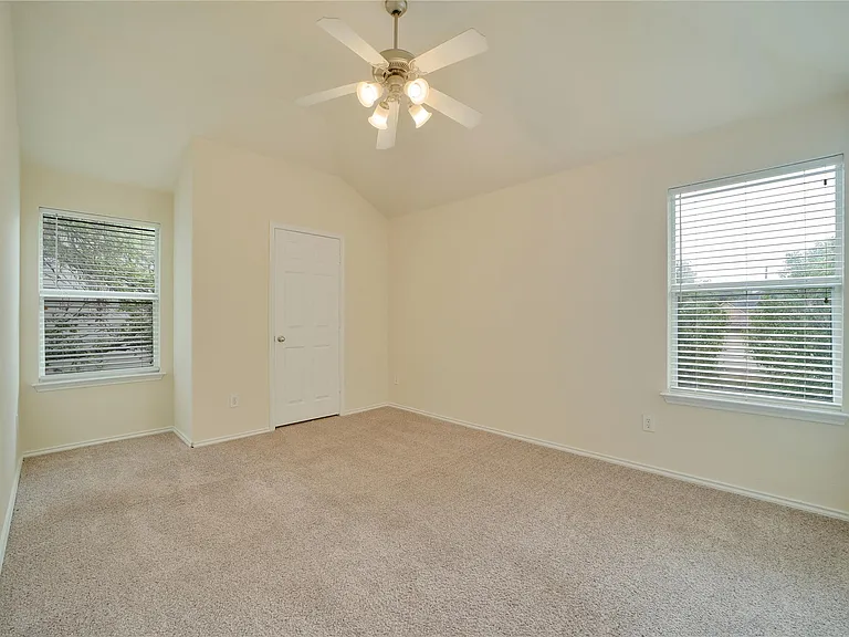 121 Park Ln — Photo 27