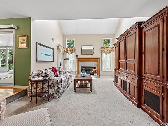 5th image of 118 Pelham Drive