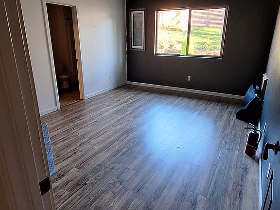 5th image of 3595 Nevada Ave E