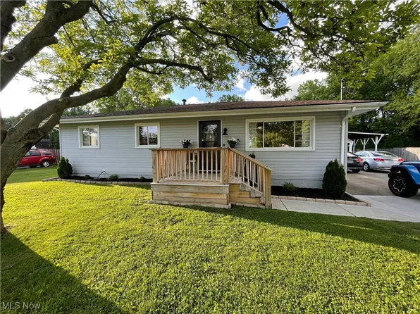 4075 Fairlawn Heights Dr SE, Warren, OH 44484