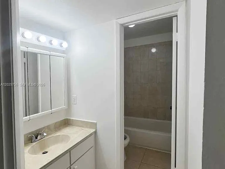 8719 NW 39th St #8719 — Photo 8