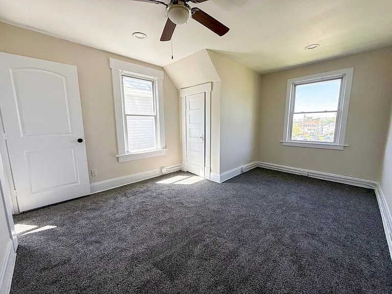 1174 Walters St — Photo 10