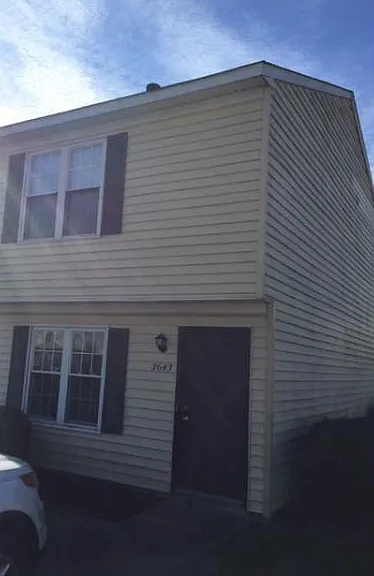 2609-2643 Elliott Ave — Photo 1