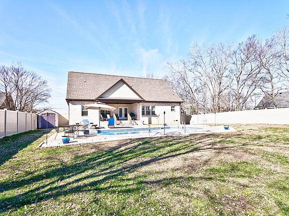 2nd image of 2698 Regenwood Dr