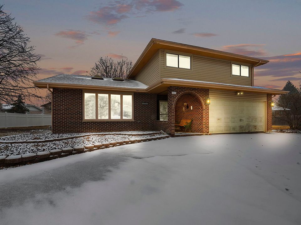 1st image of 8250 Tanbark Dr