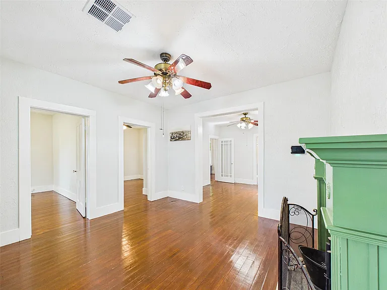 314 W Sidnor St — Photo 19