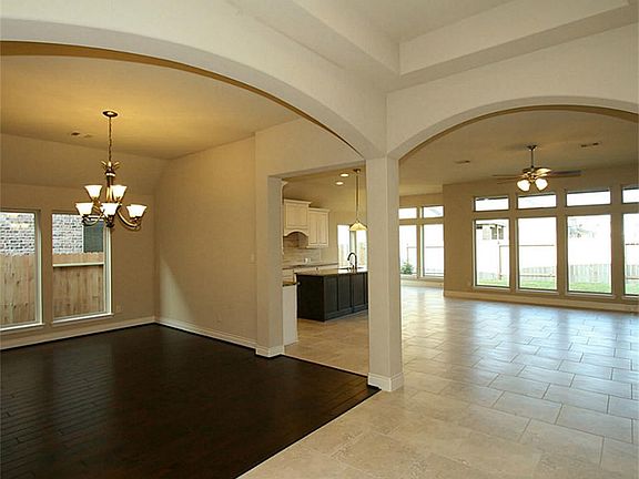 5th image of 28726 Wallaman Falls Ln