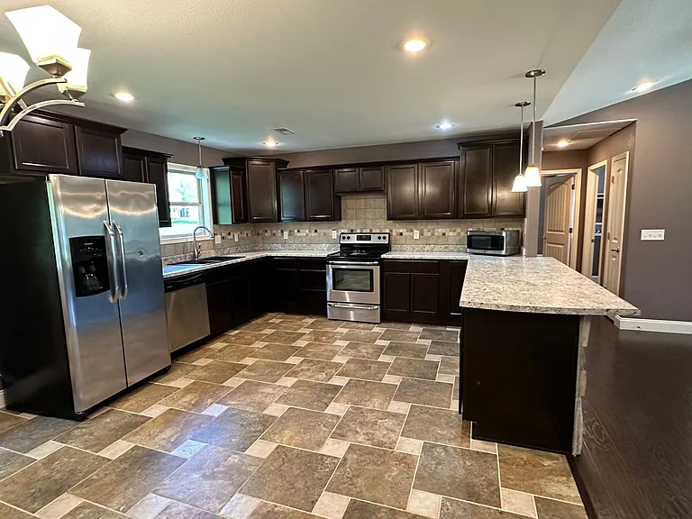 333 Lyle Curtis Cir — Photo 7
