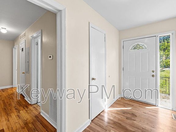 5th image of 2423 Brentwood Pl