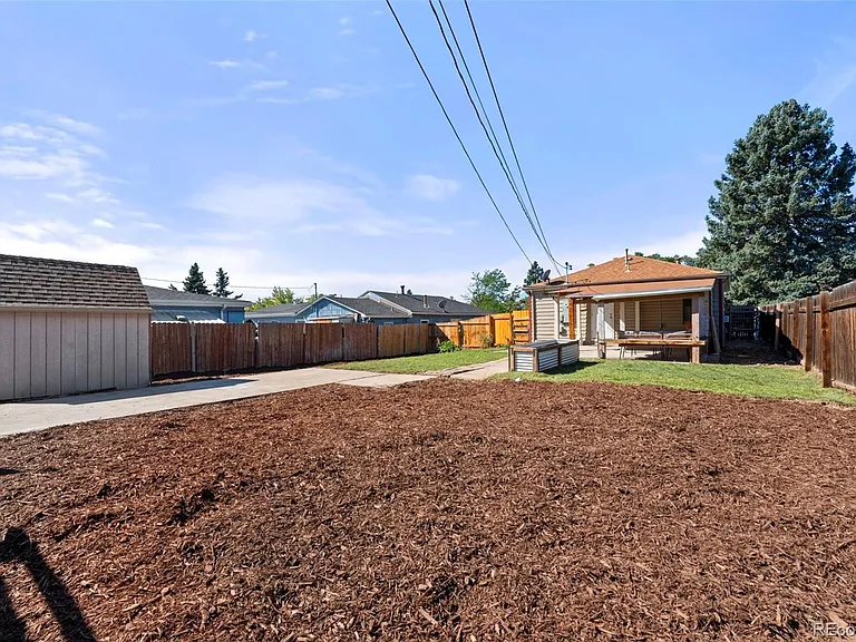 364 Meade St — Photo 17