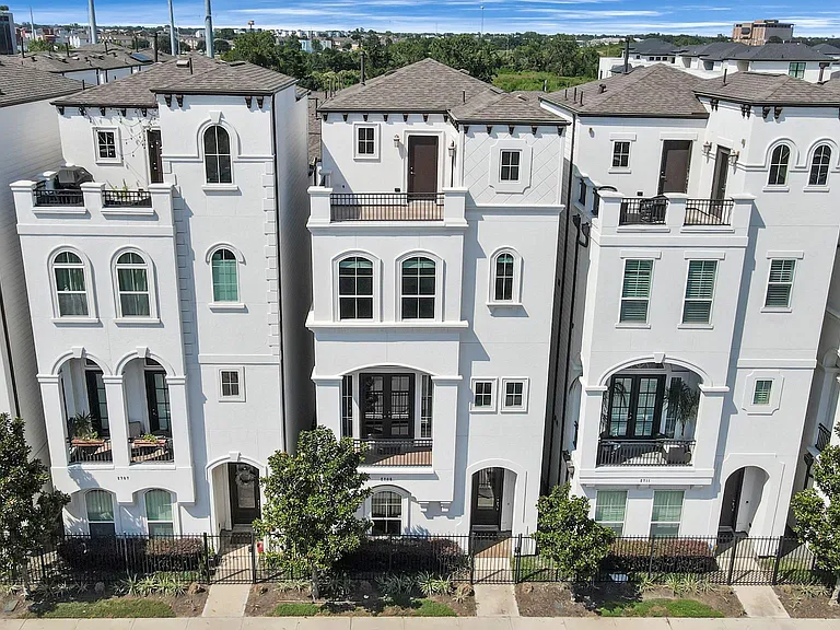 2709 Kennedy St — Photo 41