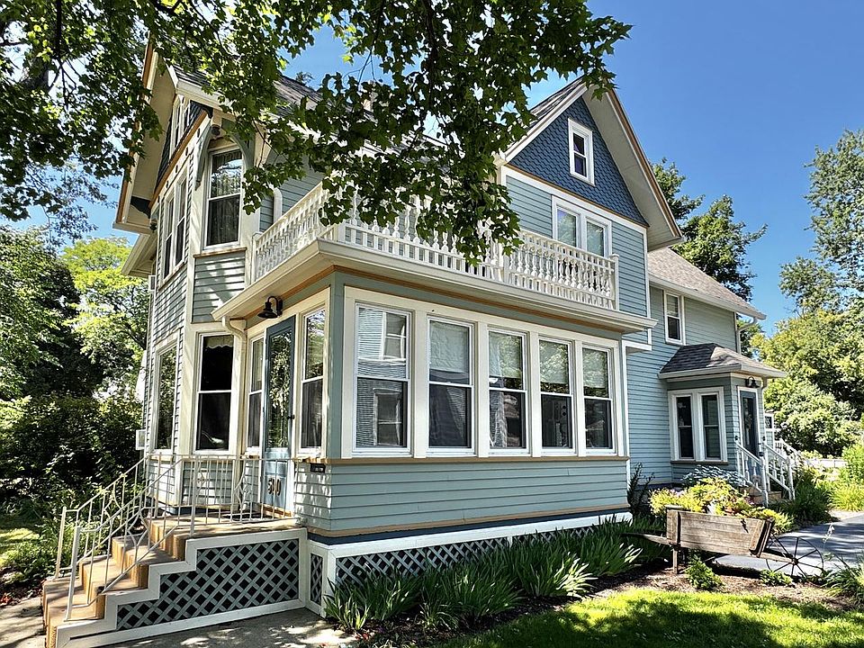 1st image of 520 W Wisconsin AVENUE