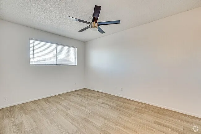1504 W University Dr #1 — Photo 1