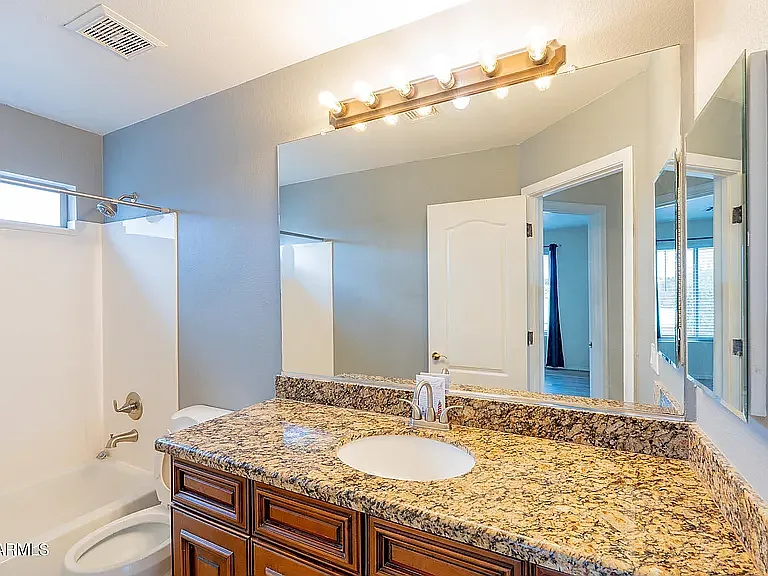 231 N Nash Way — Photo 8