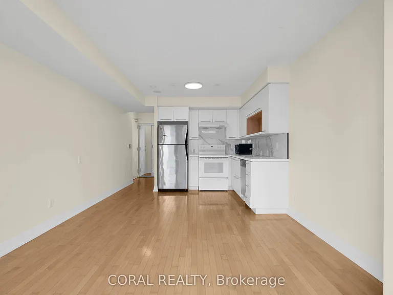 25 Carlton St #1901 — Photo 12