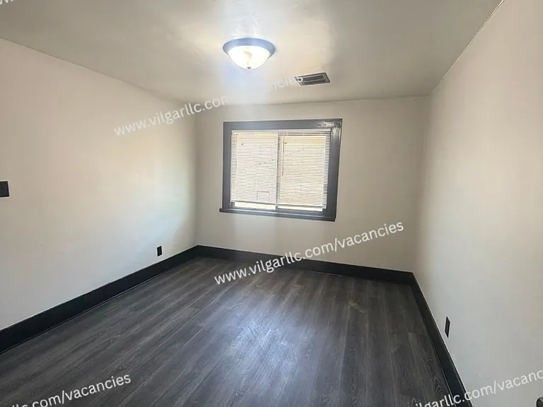 5035 Tod Ave — Photo 13