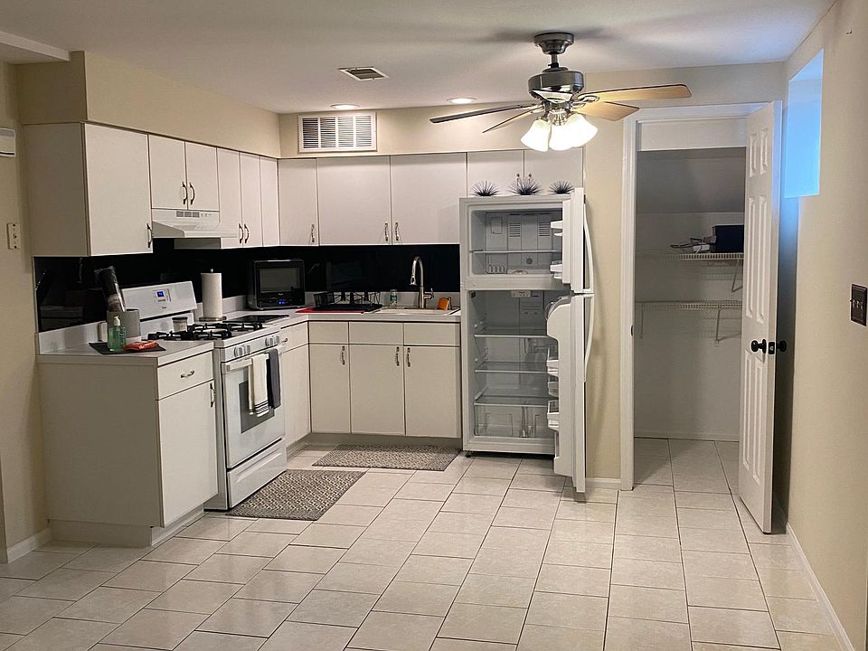 1st image of 560 Genesee Ave #1