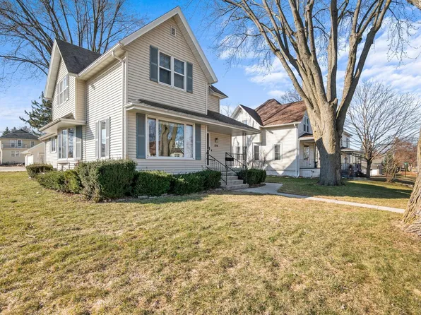 109 E Brooklyn St, Chilton, WI 53014