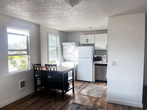 5th image of 570 N Maple St APT 7