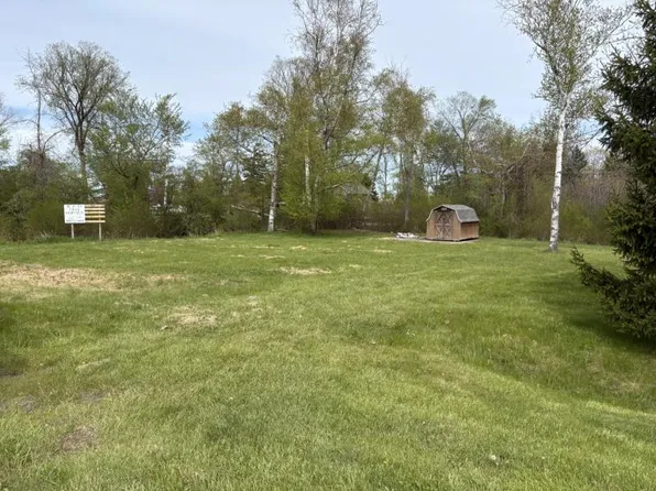 3910 N Lakeshore Rd, Port Hope, MI 48468