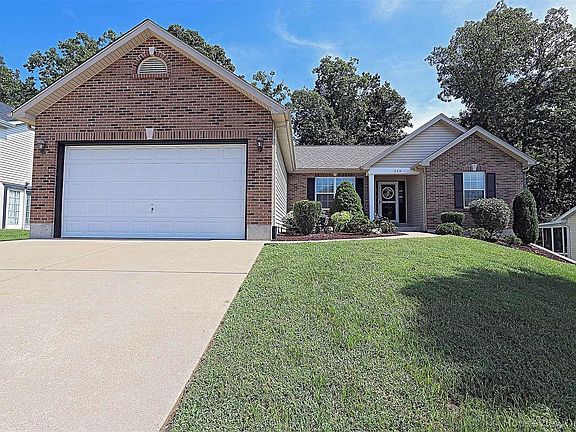 2nd image of 225 Williamsburg Dr