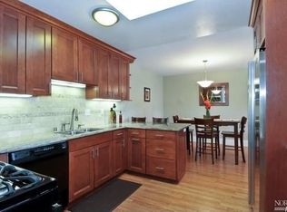 17 Oak Crest Dr, San Rafael, CA 94903