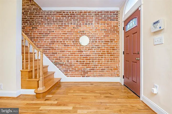 1439 G St NE — Photo 2