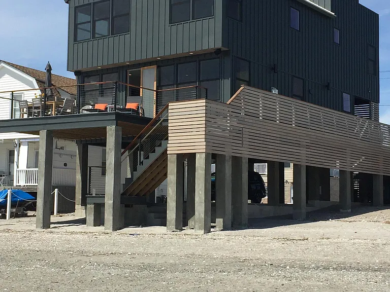 727 E Broadway — Photo 26