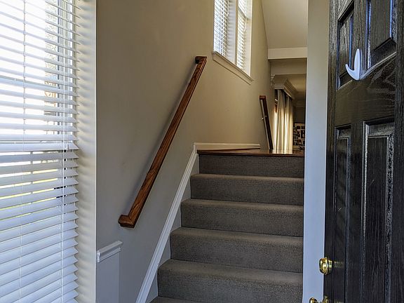 Two story open entry way