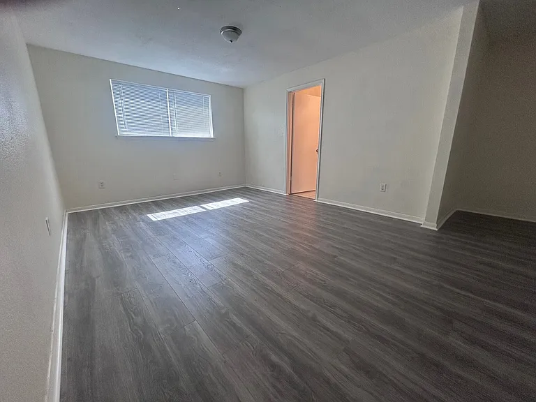 19334 Wood Village Ln — Photo 6