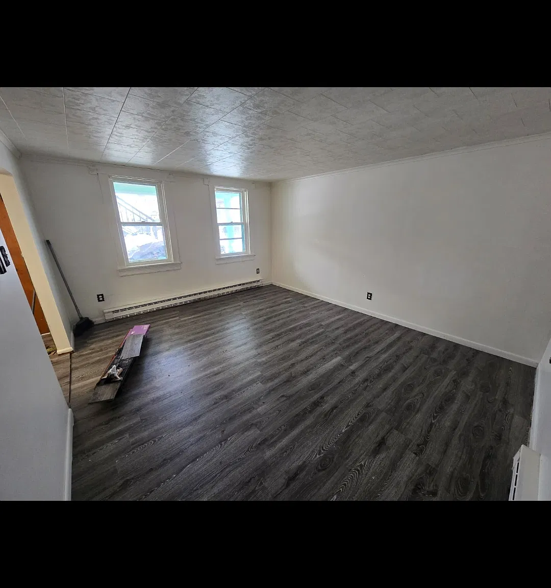 3 bed, 1.5 bath, 1450 sqft, $1,200 — Photo 1