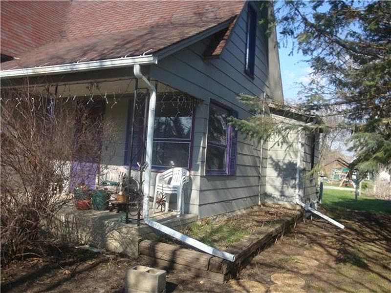 2nd image of 405 N Section Ave