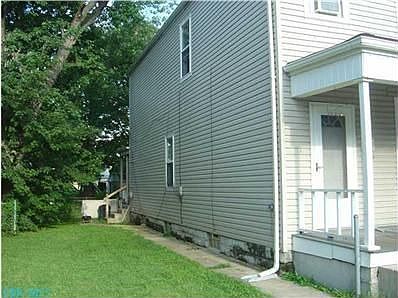 4th image of 240-242 Taylor Ave