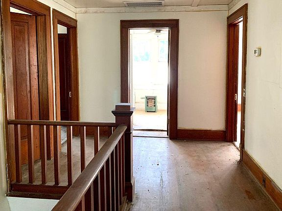 5th image of 203 Helvenston St SE