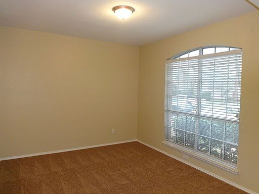 5th image of 5621 Overland Dr