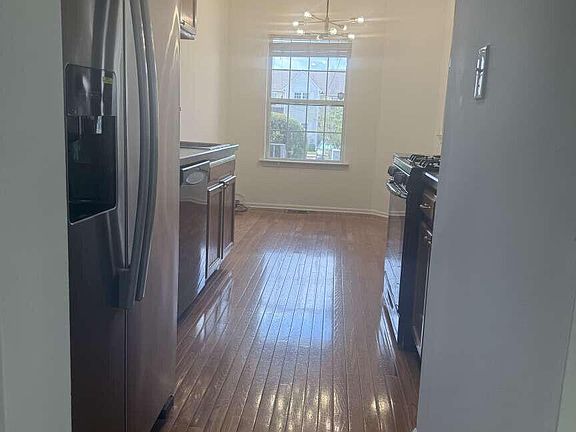 4th image of 2810 Ice House Ct