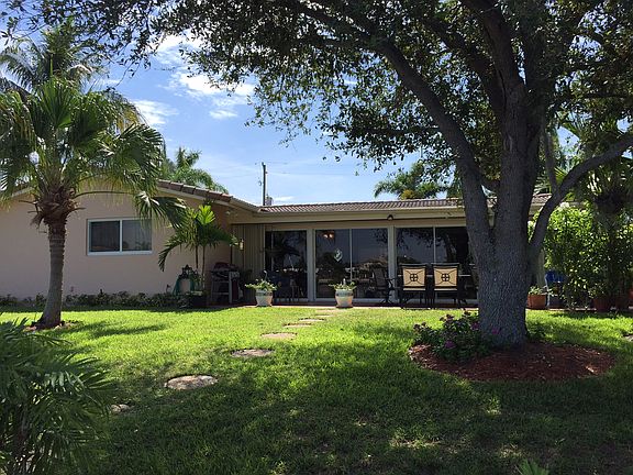 3rd image of 1061 SE 9th Ave