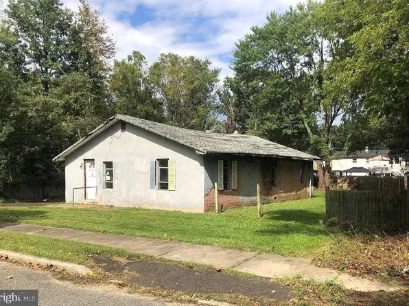 48 Clinton St, Westville, NJ 08093