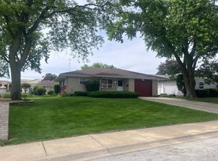 1221 Comet Dr, Aurora, IL 60505