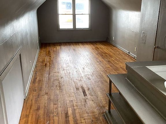 2nd image of 20500 Lindsay Ave