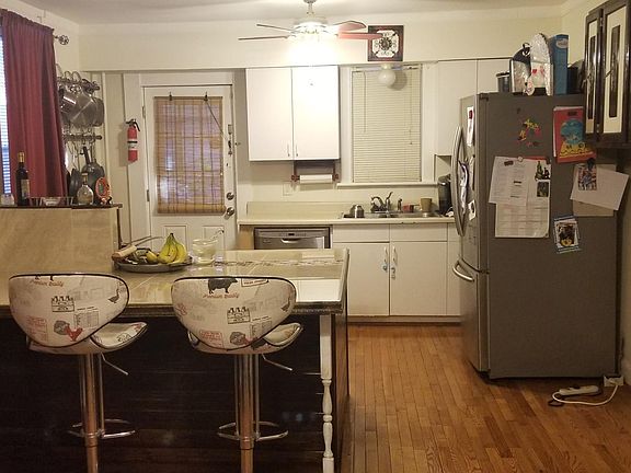 3rd image of 32 N 20th St