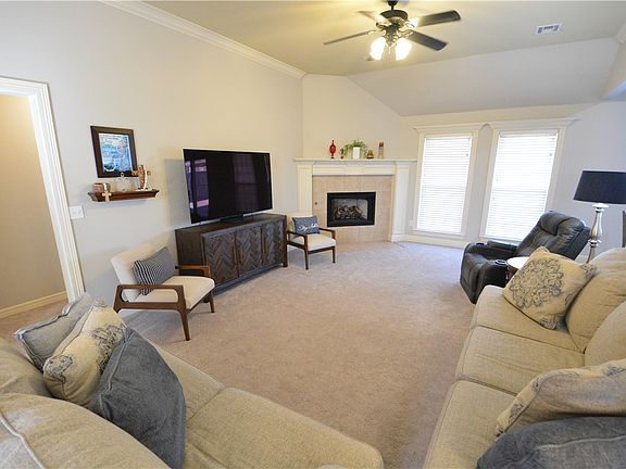 2nd image of 704 McClure Ave