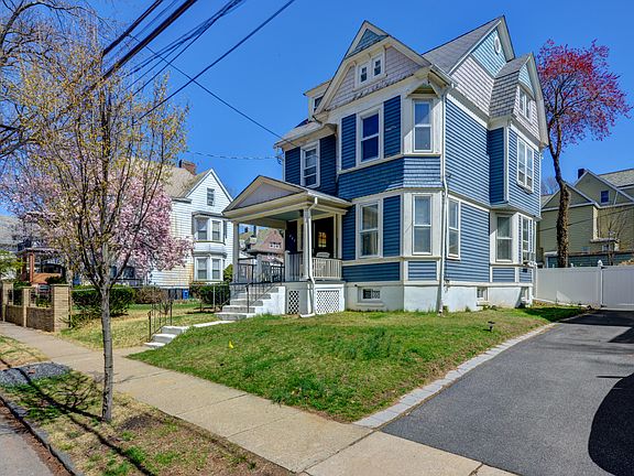 3rd image of 565 Highland Ave