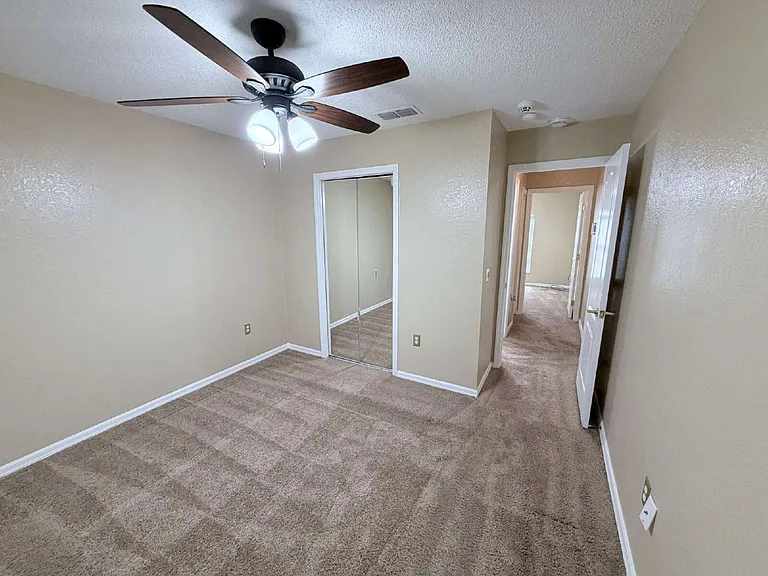 5967 Hillside Heights Dr — Photo 9