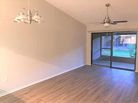 3rd image of 2771 King Oak Cir