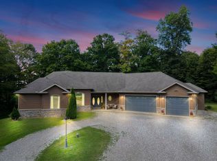 2200 Refugee Rd SW, Hebron, OH 43025