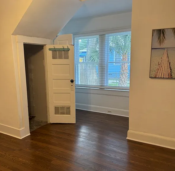 200 Live Oak St #A — Photo 4