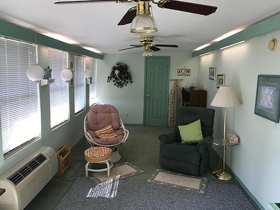 3rd image of 3714 Lake Haven Cir