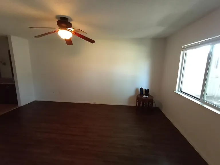 8402 Roan Ln — Photo 13